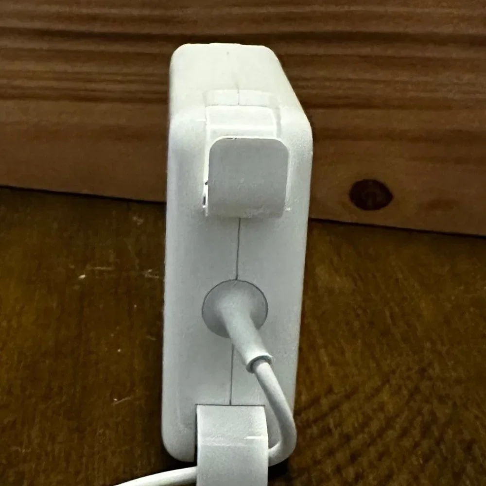 Apple - MagSafe 2 Power Adapter - 85W - Picture 2 of 3